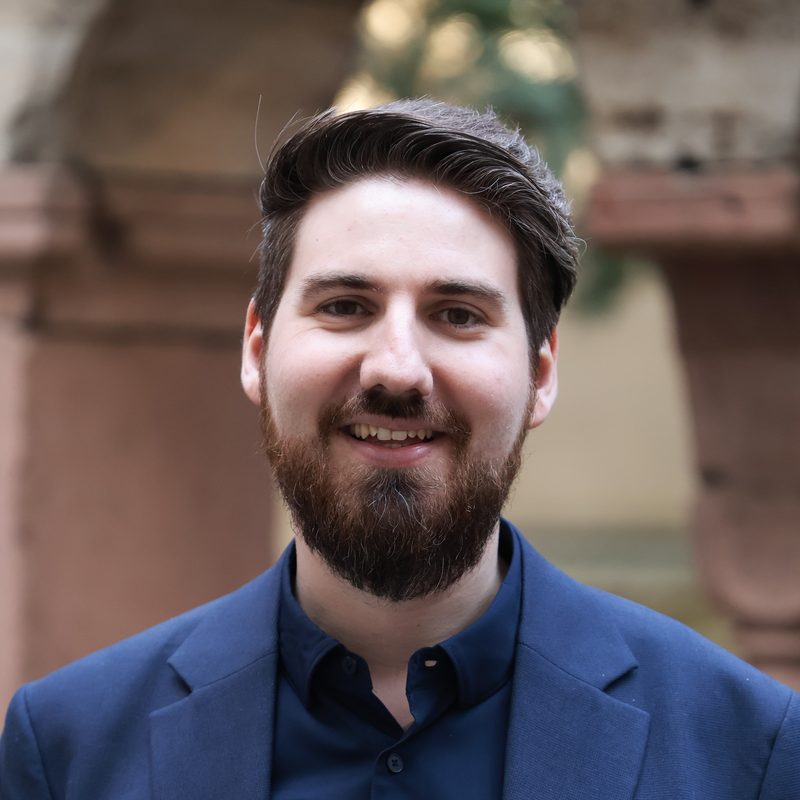 Dr. Simon Stier